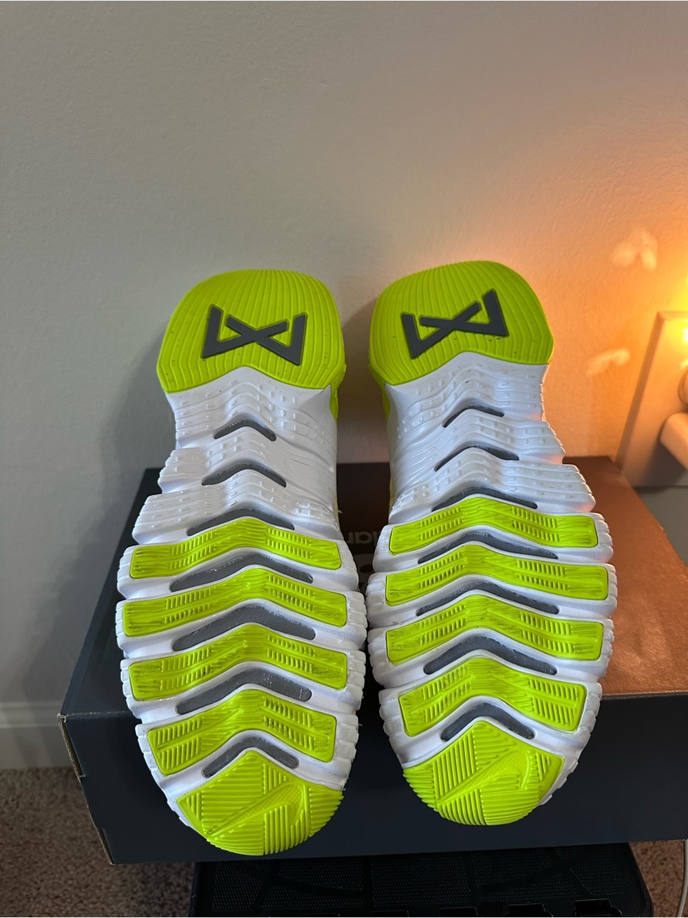 Nike Free Metcon 5 Women’s Training Sneakers in Pale Yellow & Neon Lime - Picture 11 of 11